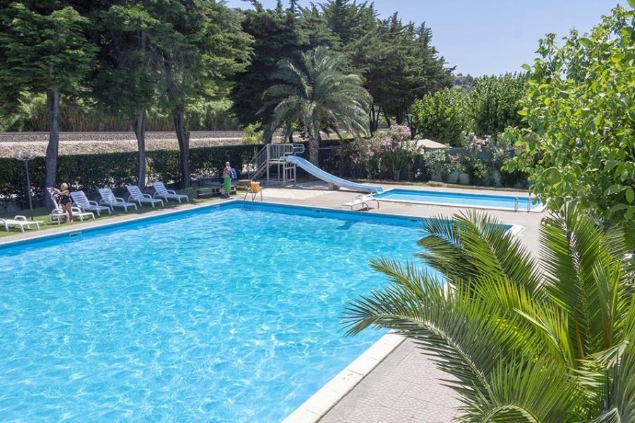 Villaggio Paradiso, Fermo