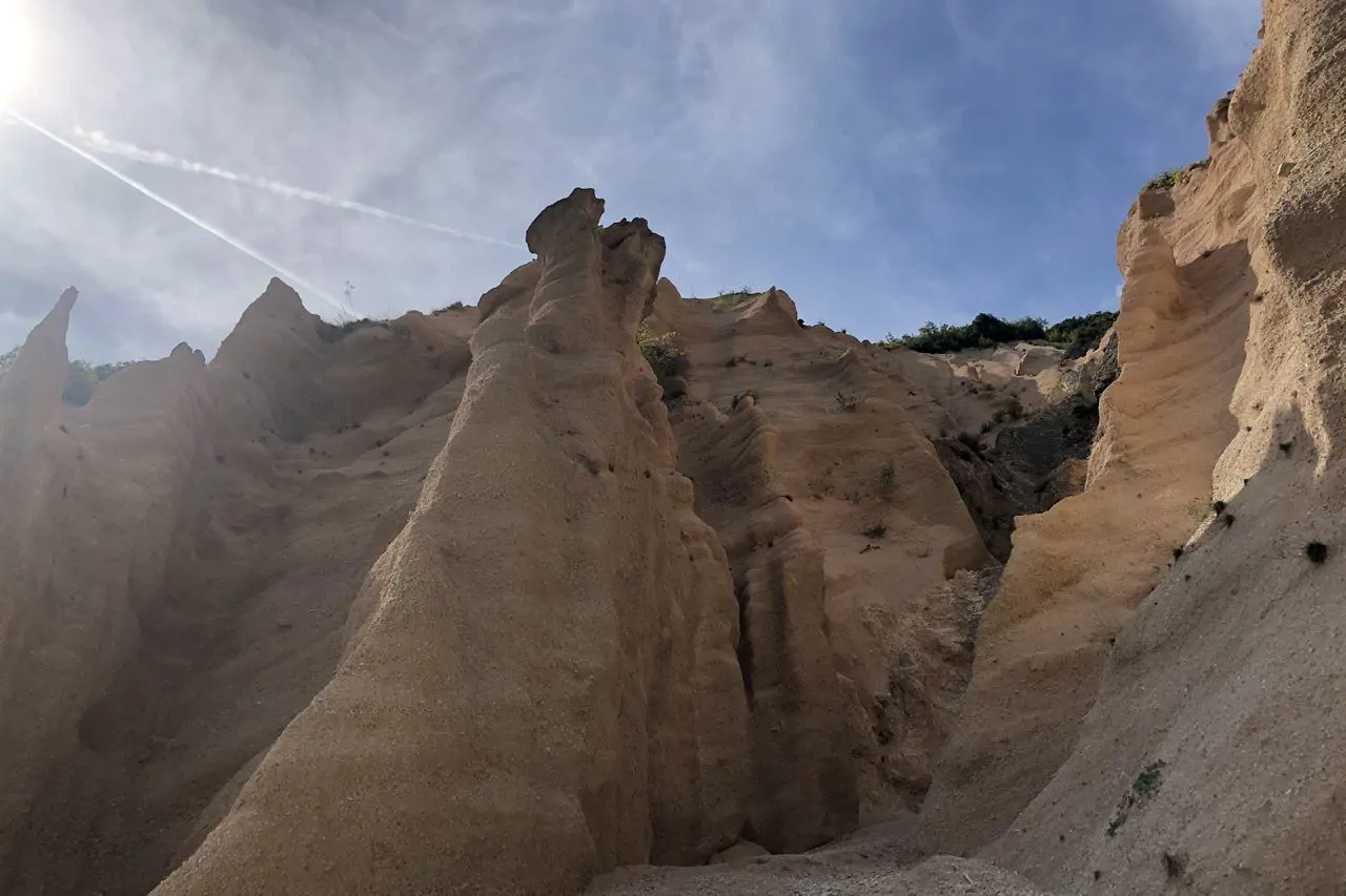 Le Lame Rosse di Fiastra: pinnacoli di argilla e ghiaia scavati dall'acqua